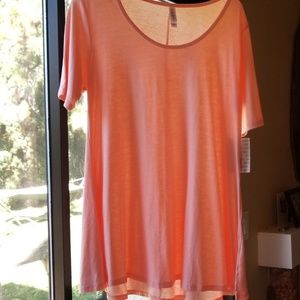 Peach BNWT Lularoe medium Perfect T
